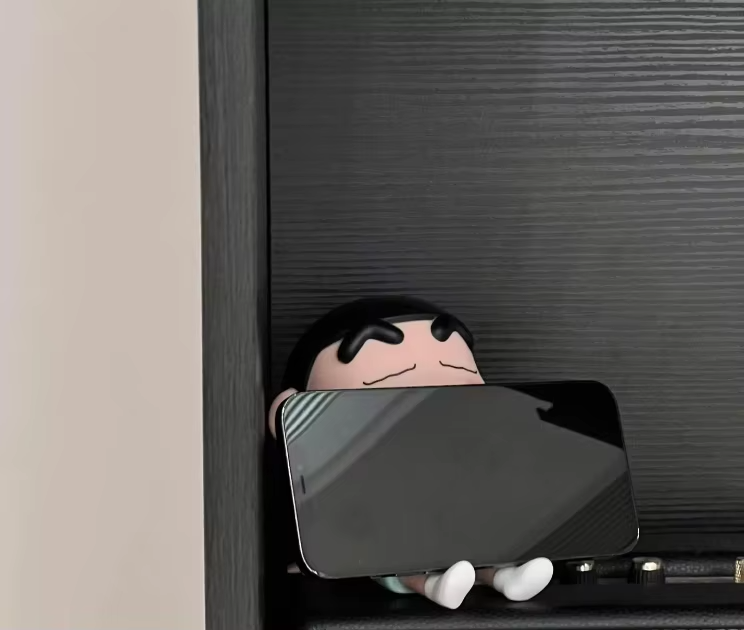 Shinchan Phone Stand